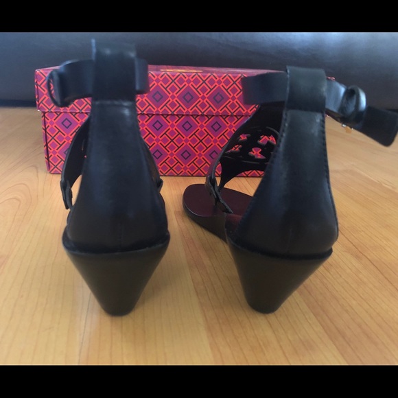 Tory Burch - Picture 4 of 7